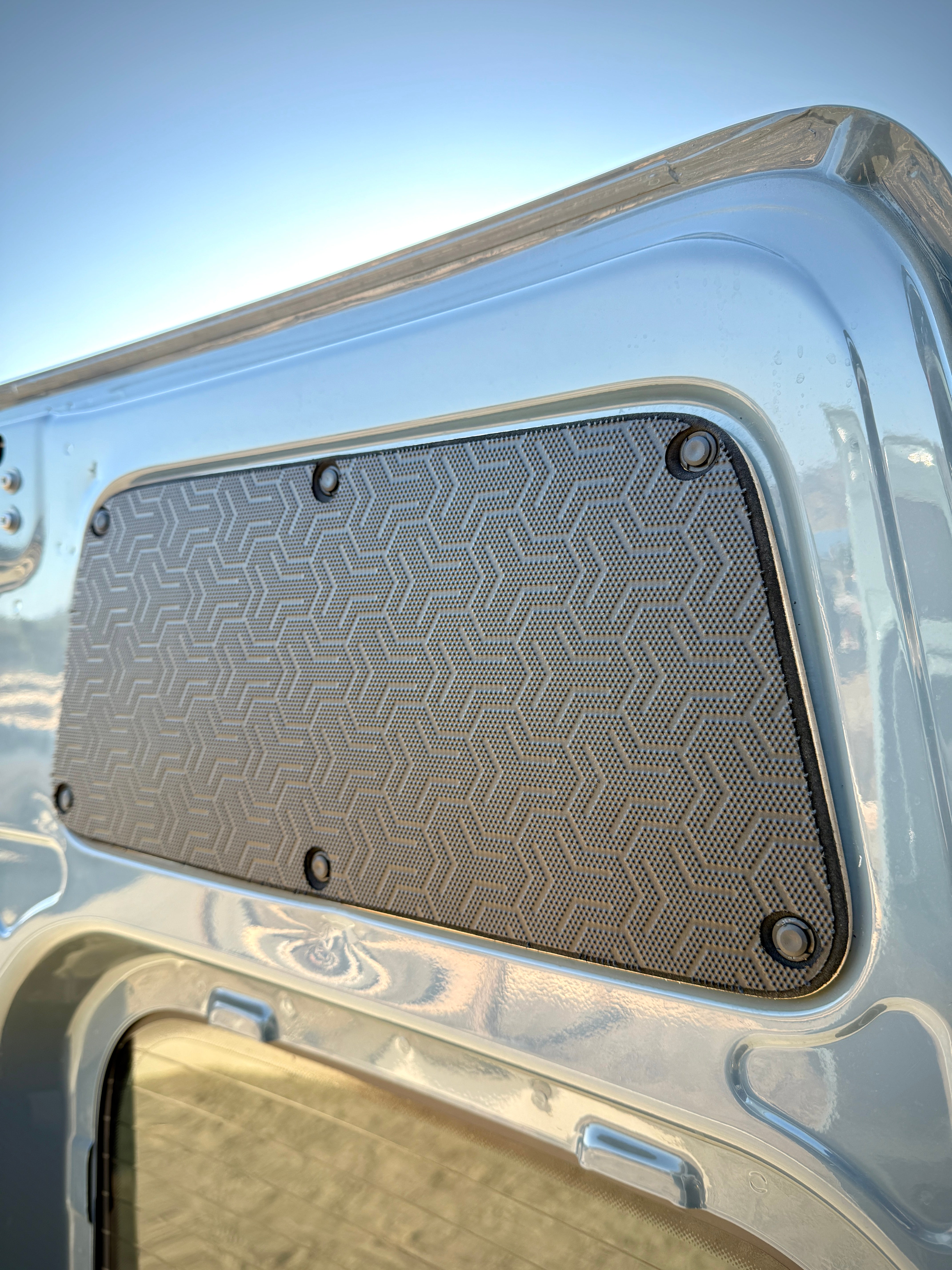 Sprinter Rear Door Panels โ Set of Tetrapod Design (2007+)