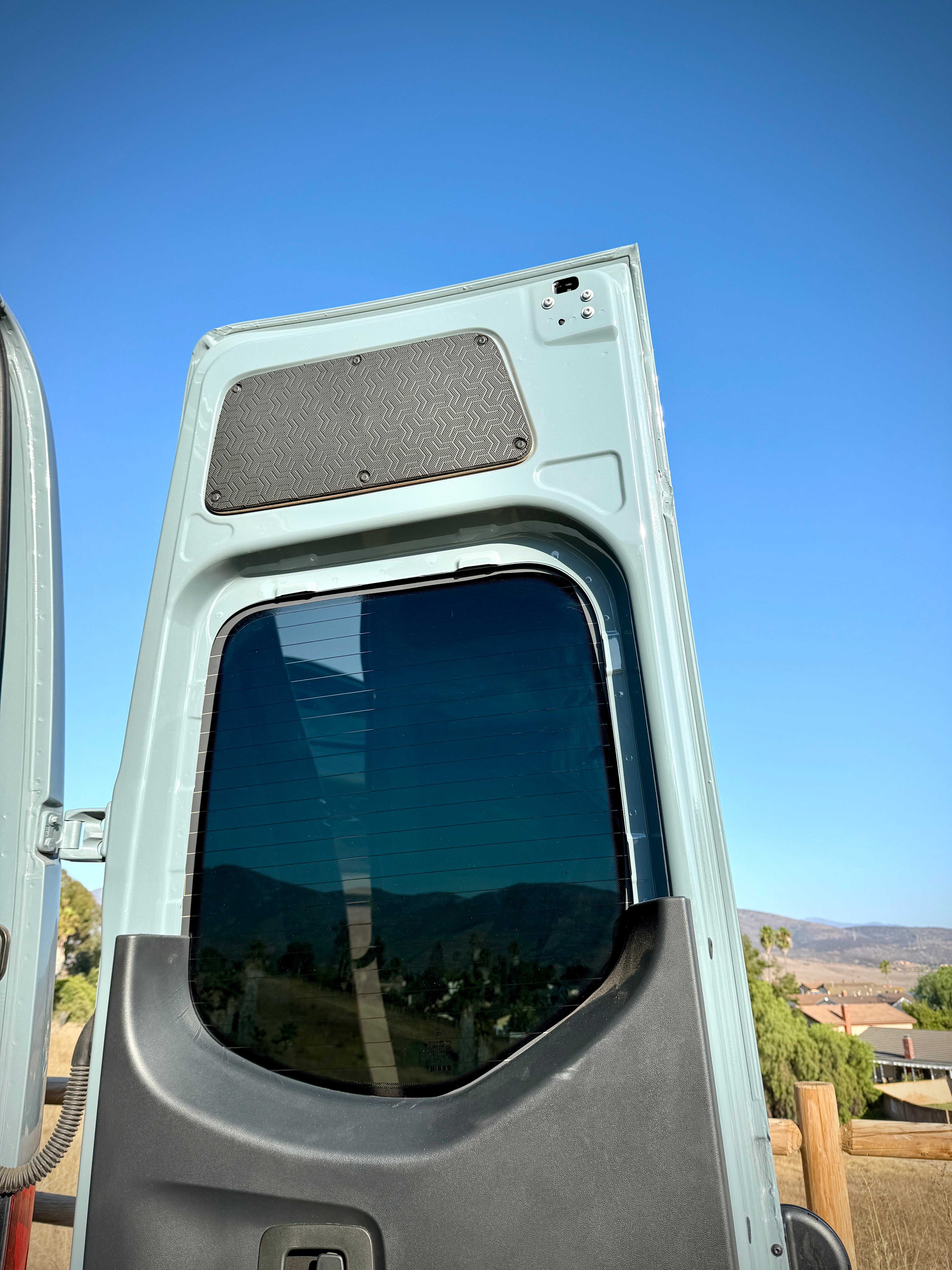 Sprinter Rear Door Panels โ Set of Tetrapod Design (2007+)