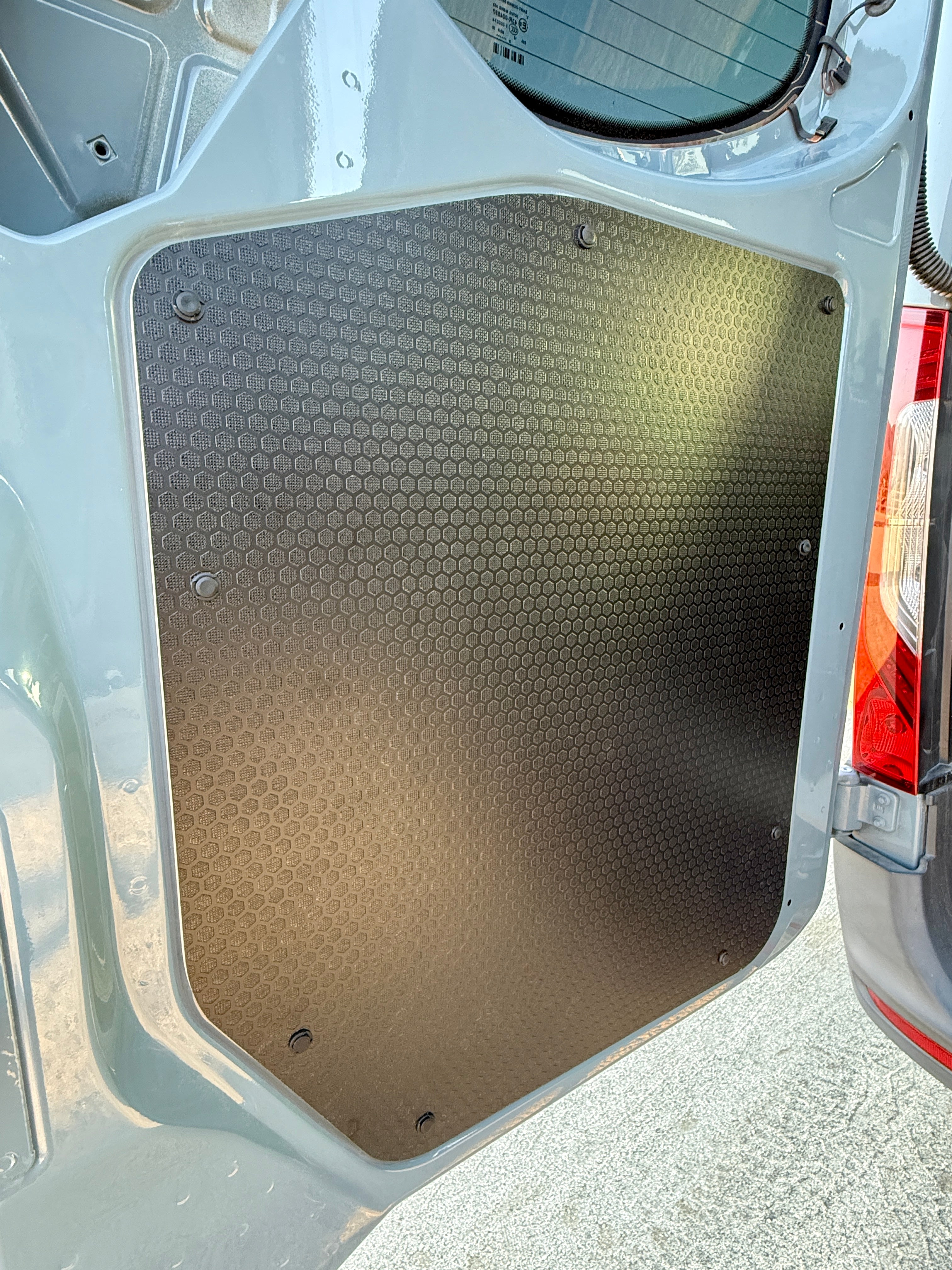 Black Hex Sprinter rear door panel